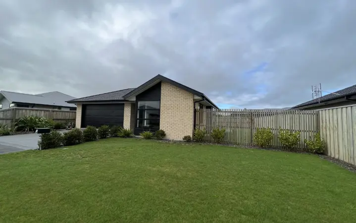 66  Oaks Drive image