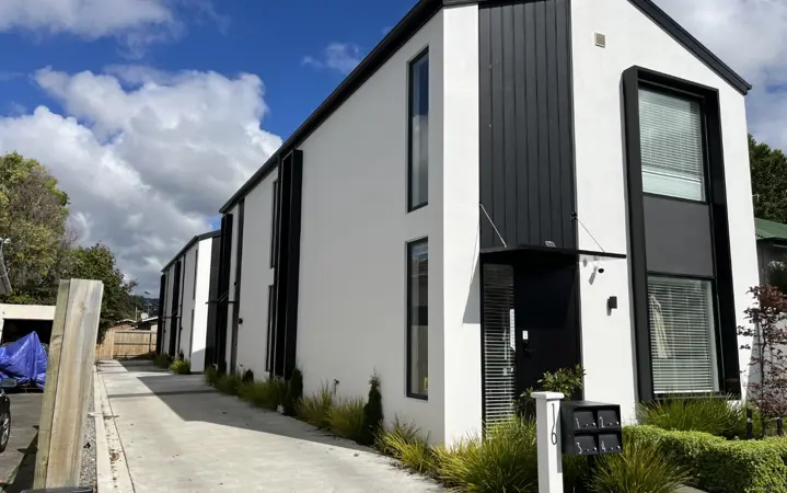 4/16  Devon Street image