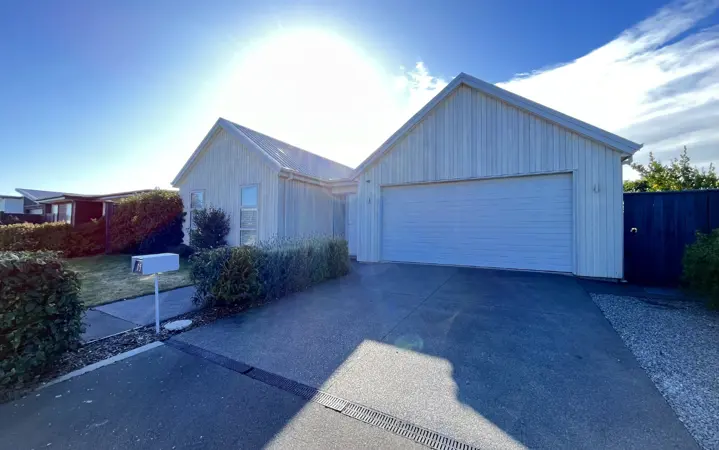 15  Longcot Drive image