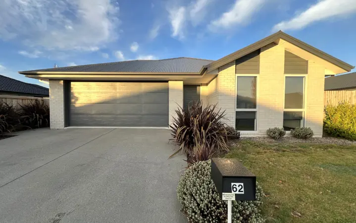 62  Oaks Drive image