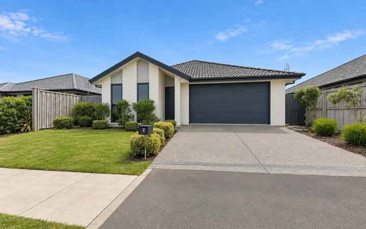 6  Chesney Drive image
