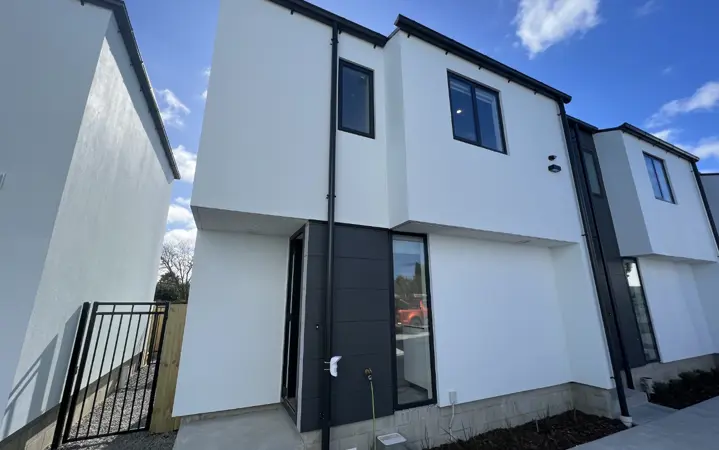 2/128 Edinburgh Street image