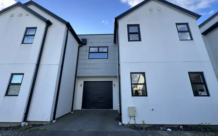 2/34  John Campbell Crescent image