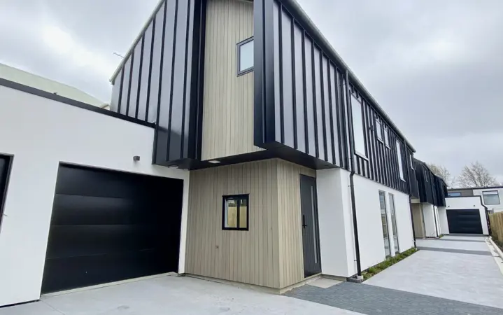 2/303  Hereford Street image