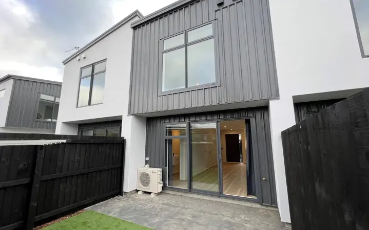 2/10a McLean Street image