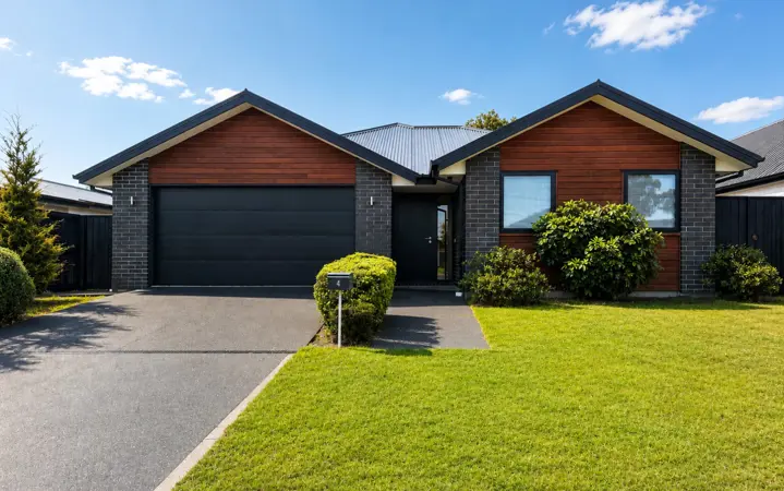 4  Hungerford Drive image