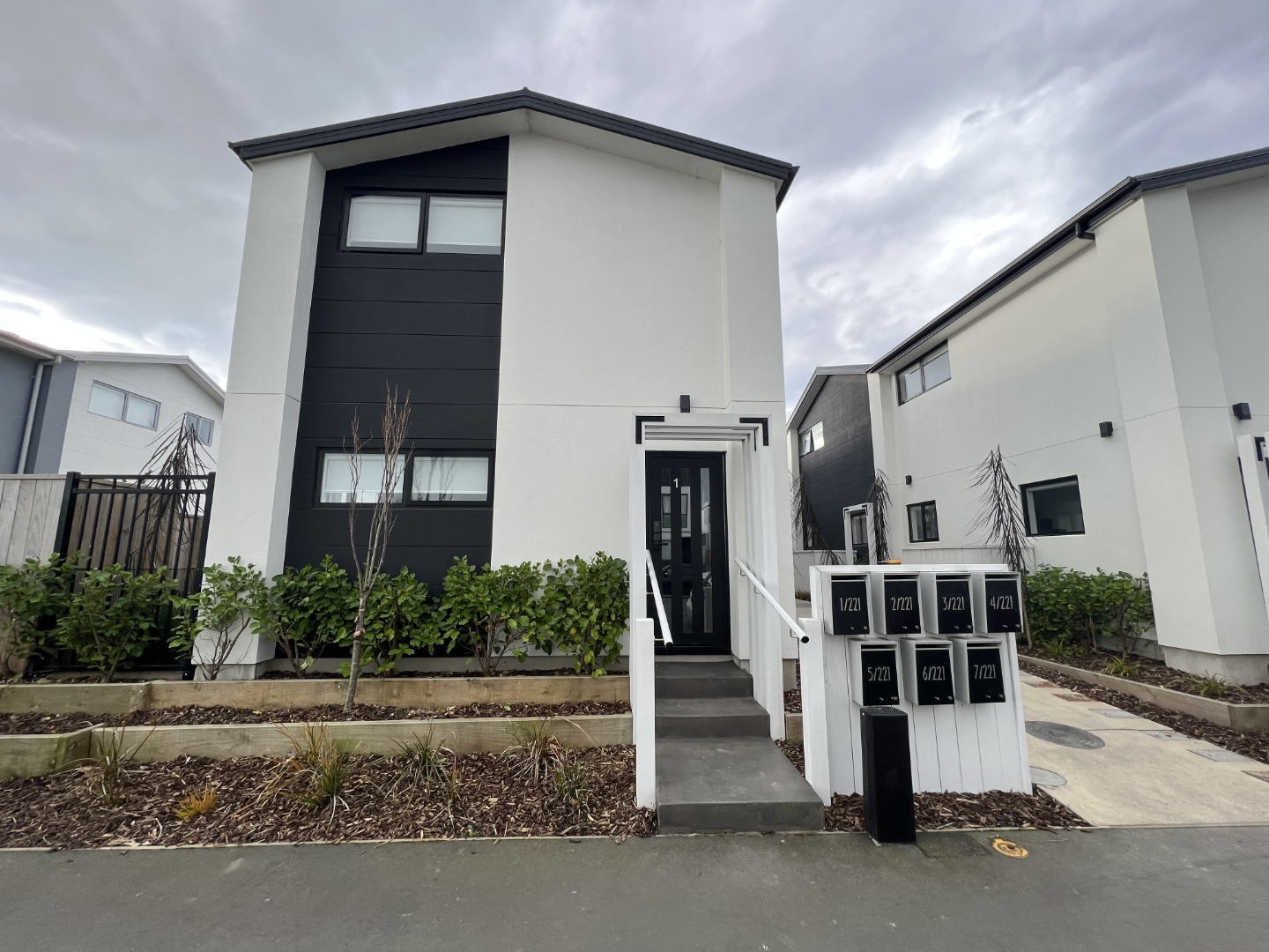 1/221  Armagh Street image