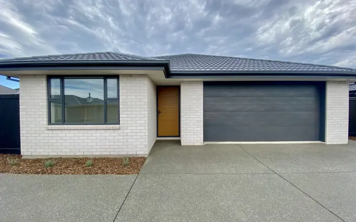 12  Chesney Drive image