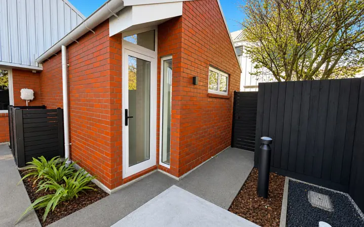 1/139-141 St Albans Street image
