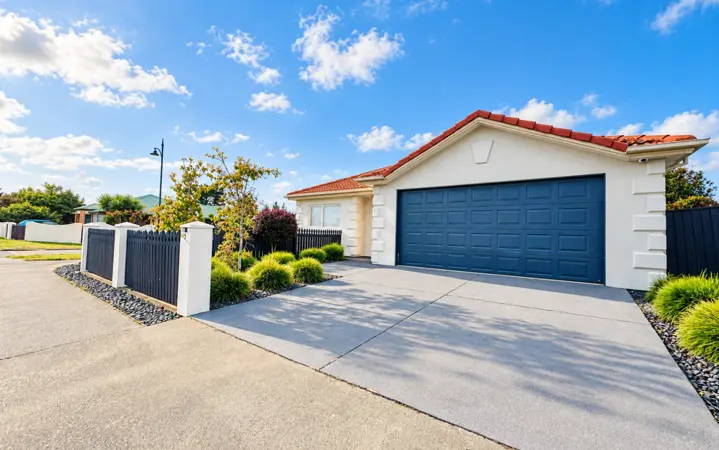 2 Sandholm Close image