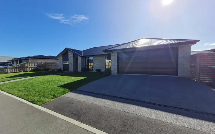 7  Widdowson Road image