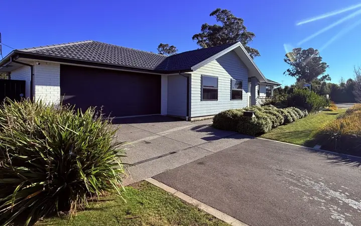 2  Whittington Drive image